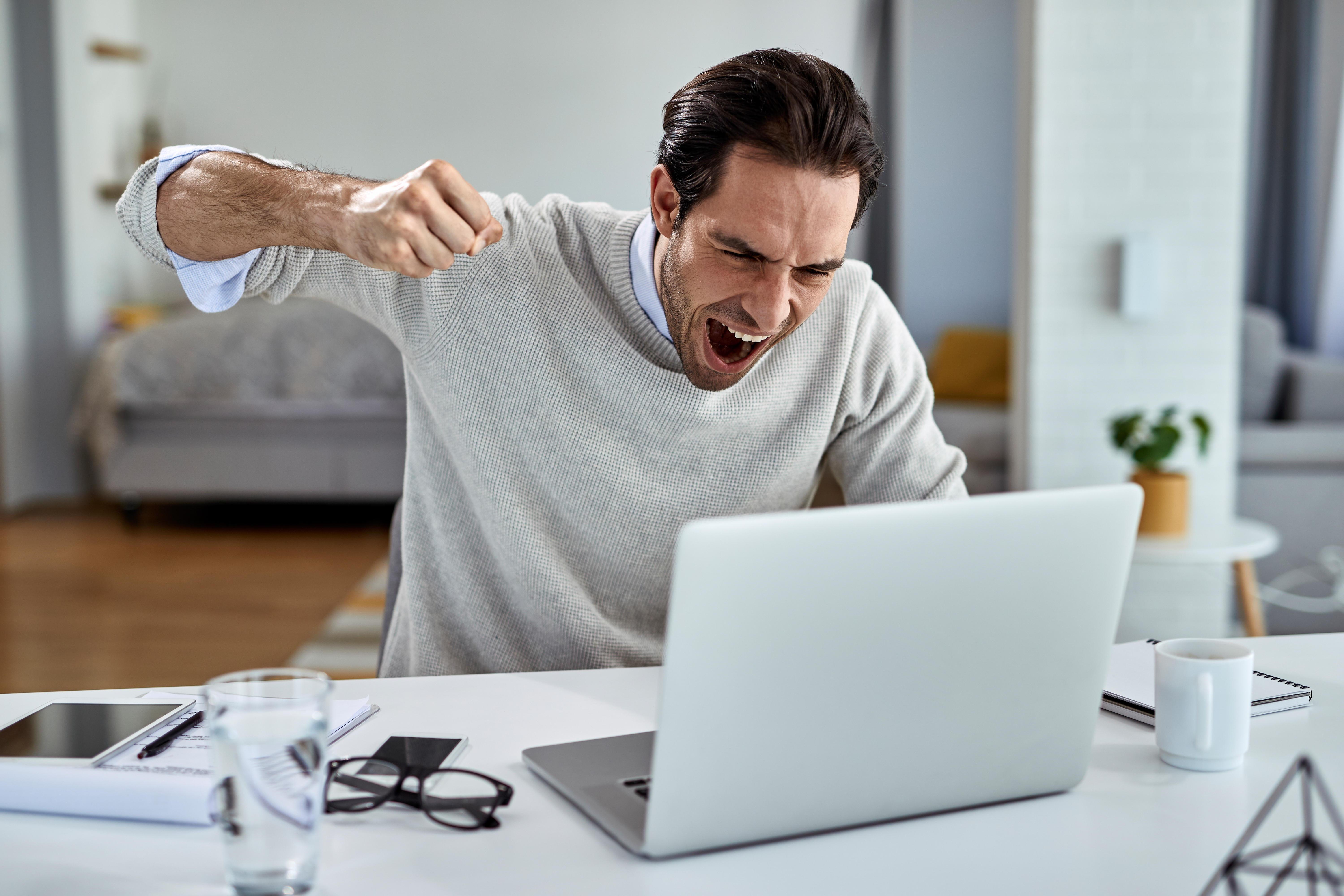 Stop met vloeken tegen je CRM. Praat ertegen